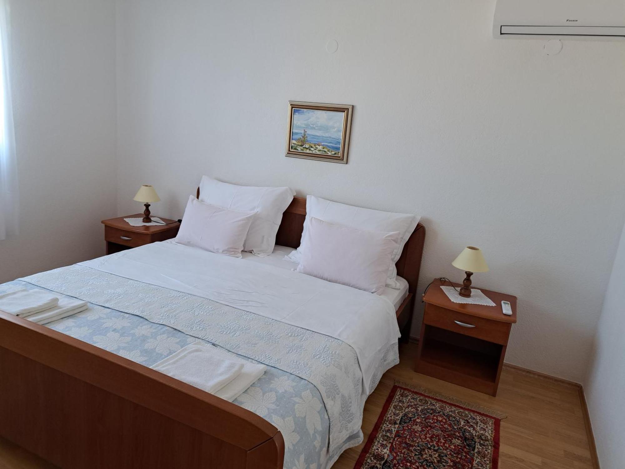 Apartments Pink House Povljana Ngoại thất bức ảnh