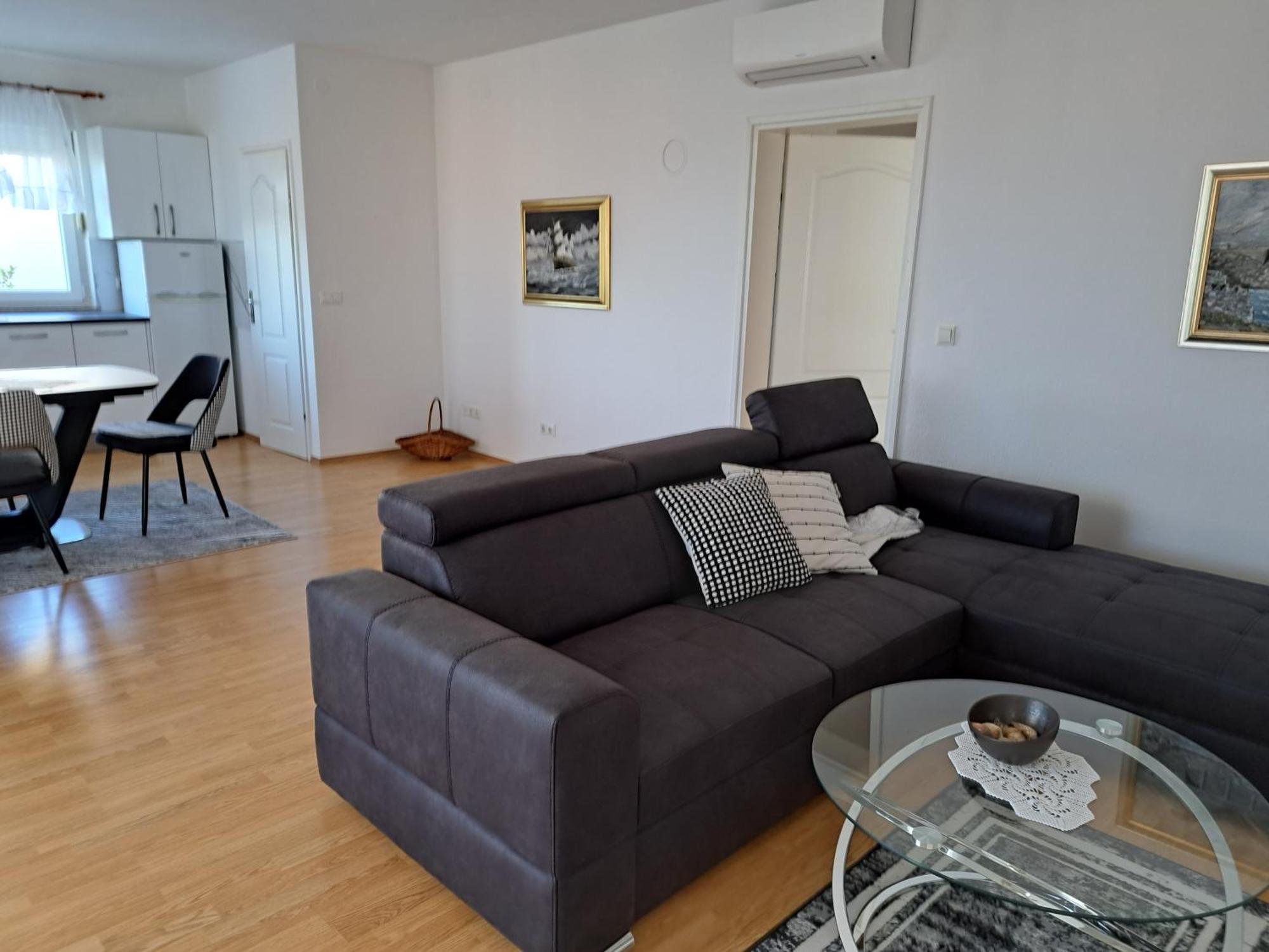 Apartments Pink House Povljana Ngoại thất bức ảnh