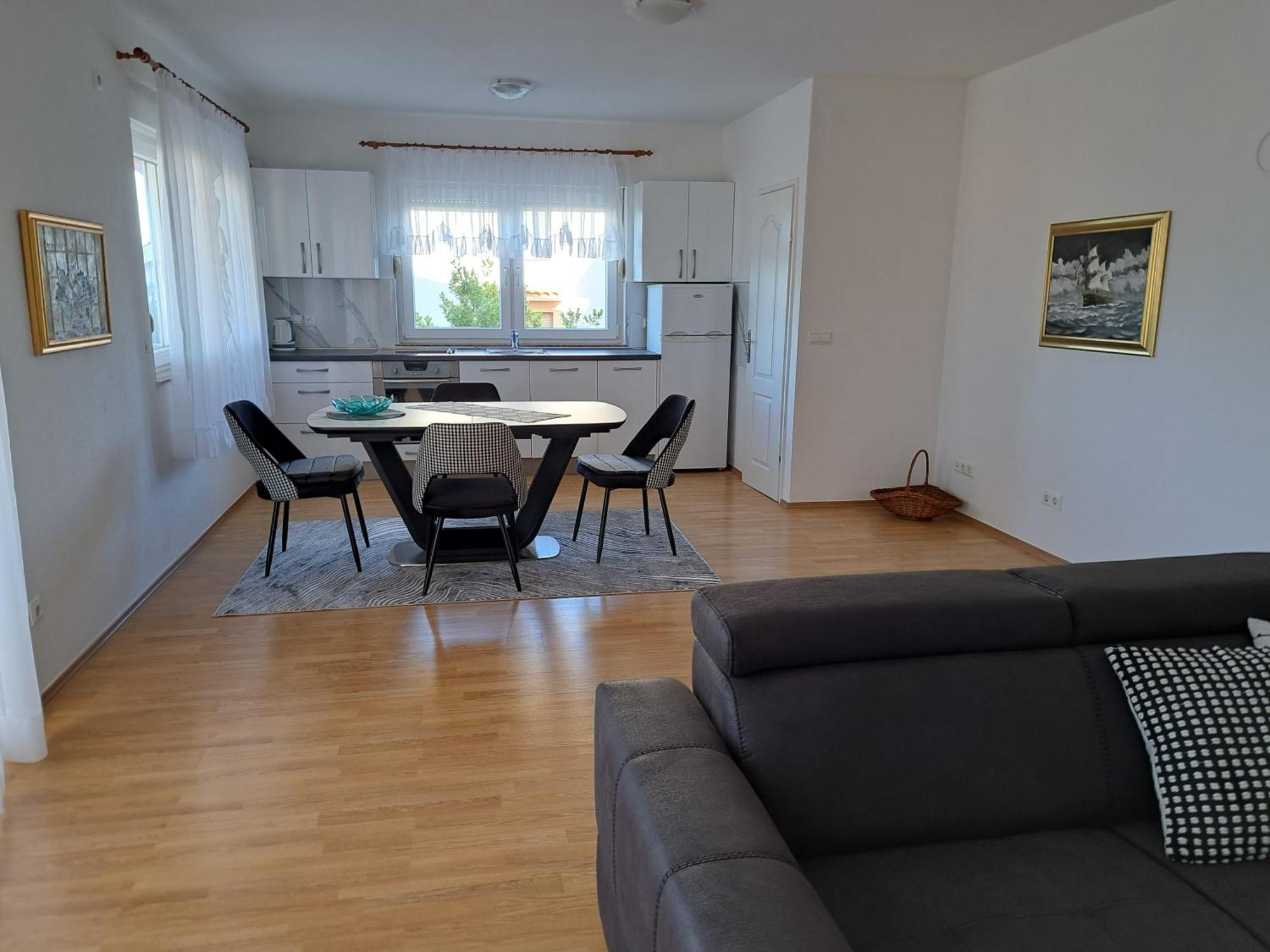 Apartments Pink House Povljana Ngoại thất bức ảnh