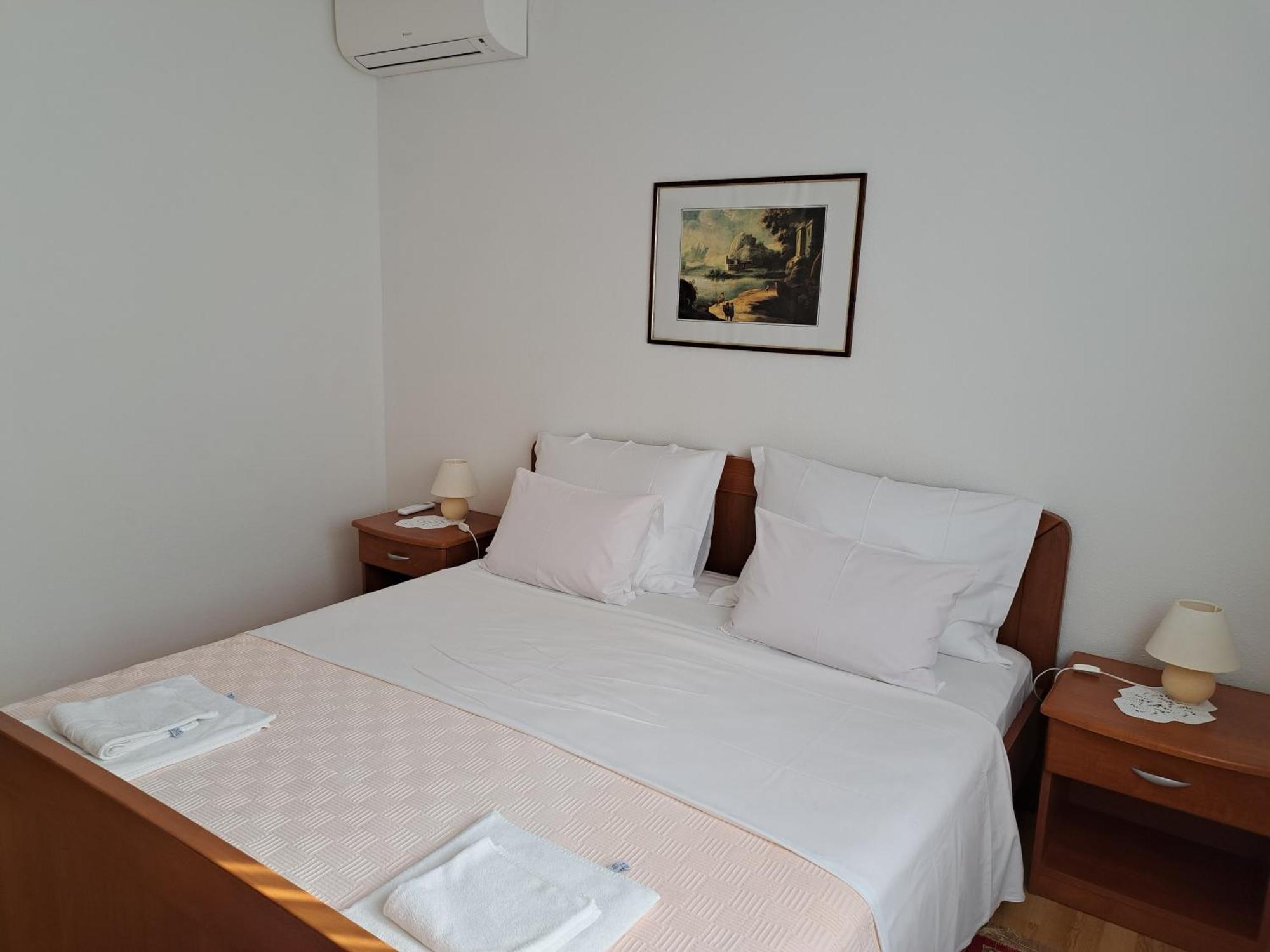 Apartments Pink House Povljana Ngoại thất bức ảnh