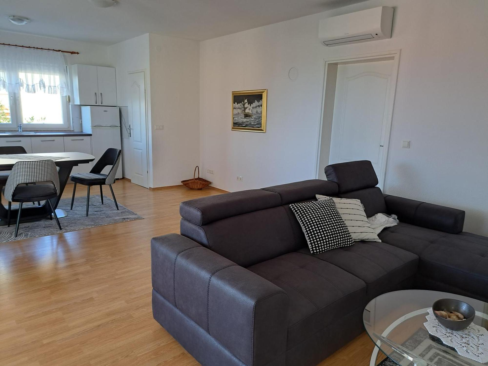 Apartments Pink House Povljana Ngoại thất bức ảnh
